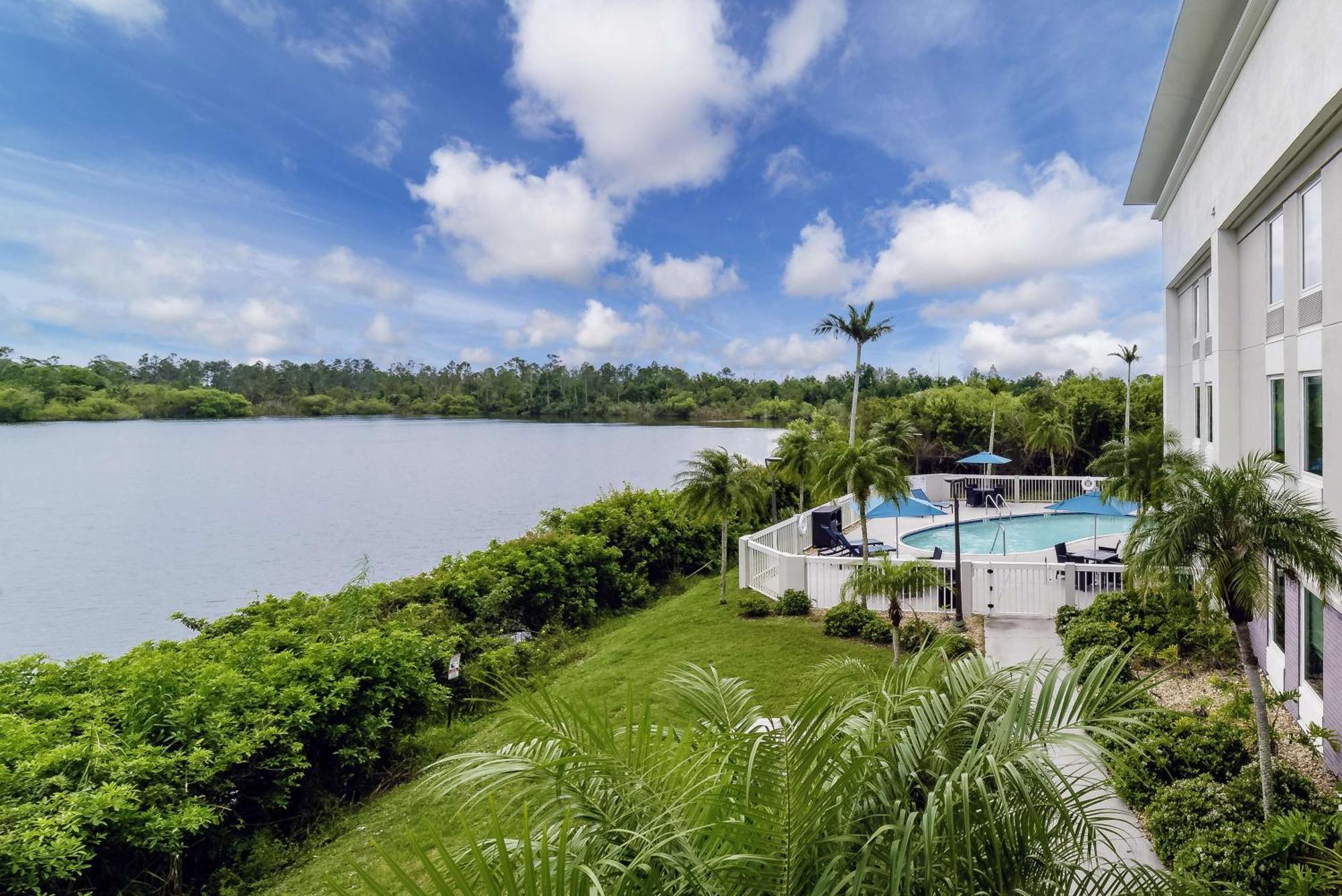 Hampton Inn Port Charlotte Exteriör bild